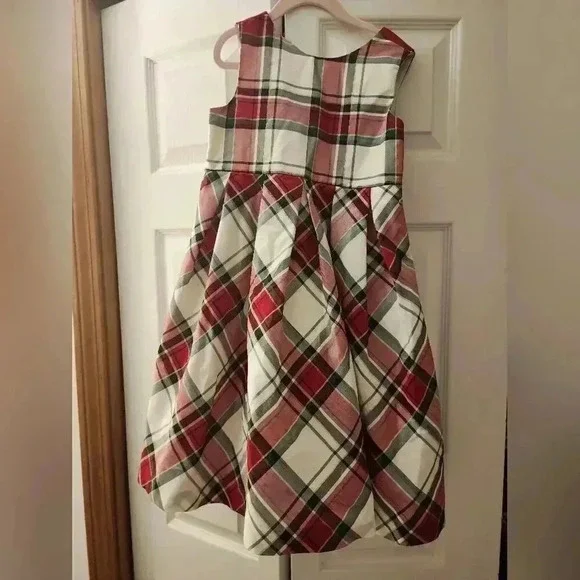 Festive dress  - Picture 5 of 7